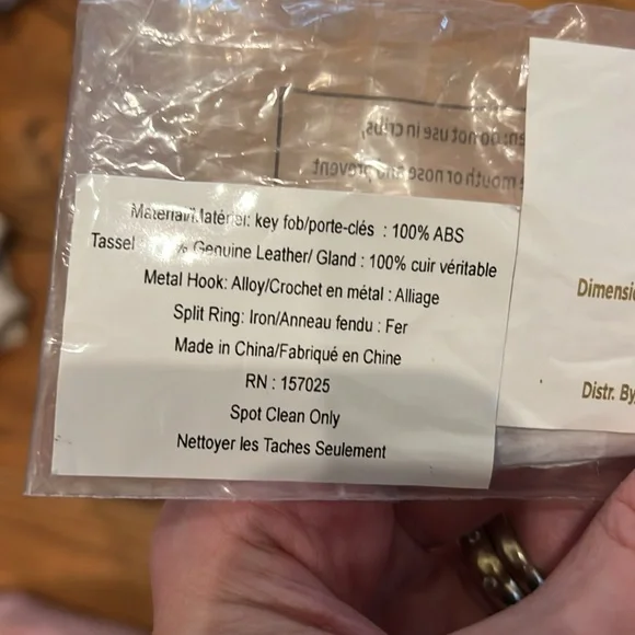 Lilly Pulitzer Retro Pink Tag Keychain Key Ring Gold Metallic Tassel GWP NWT - Picture 5 of 5